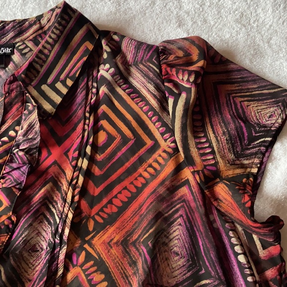 East 5th Women’s Button Down V Neck Blouse Size 1X - Picture 2 of 9